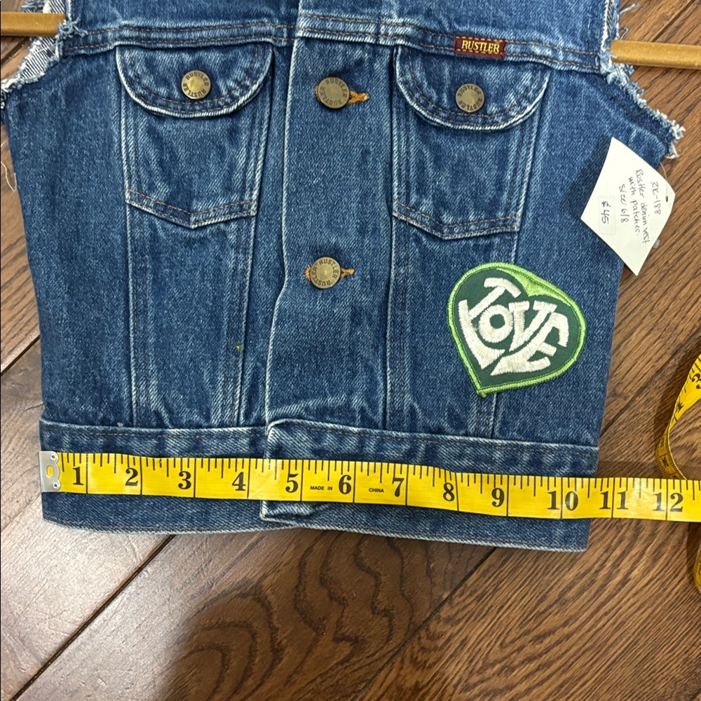 Vintage RUSTLER Customized Denim vest with patches size Large 6/8 made in USA - Picture 5 of 12
